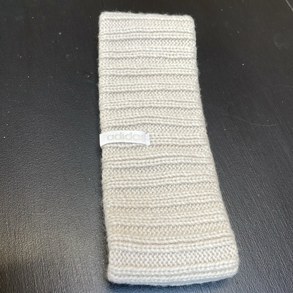 Women’s Addidas Linear knit headband. Alumina creamy beige winter Warm ears